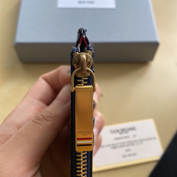 THOM BROWNE Navy Sky Icons Zip Card Wallet - Picture 9 of 13